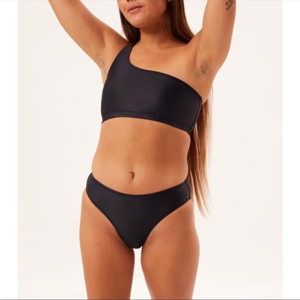 Girlfriend Collective Powell Bikini Bottoms, Black (small)